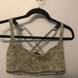 Lululemon NWOT free to be bra size 10